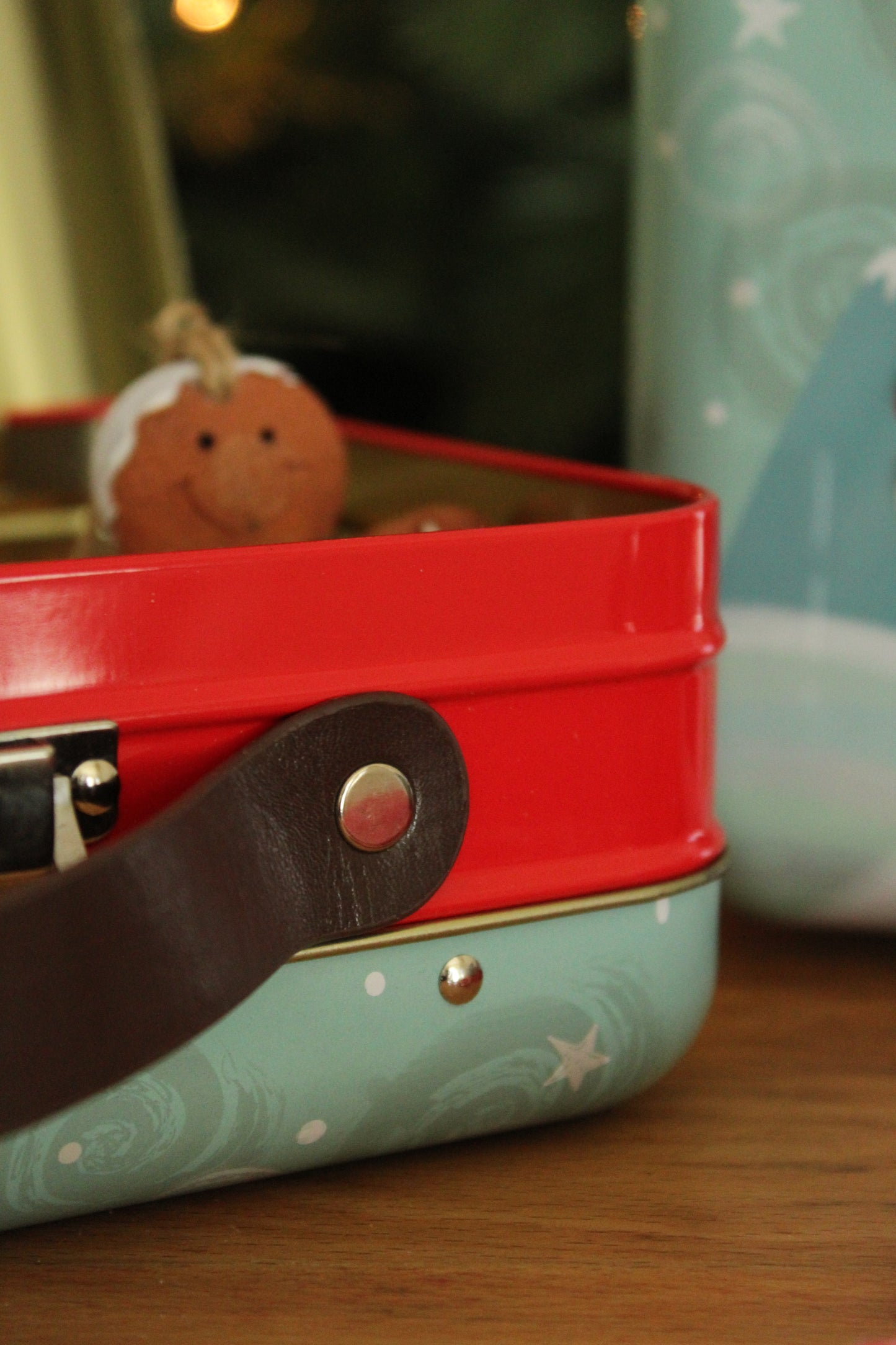 Christmas Tin Suitcase - Let it Snow