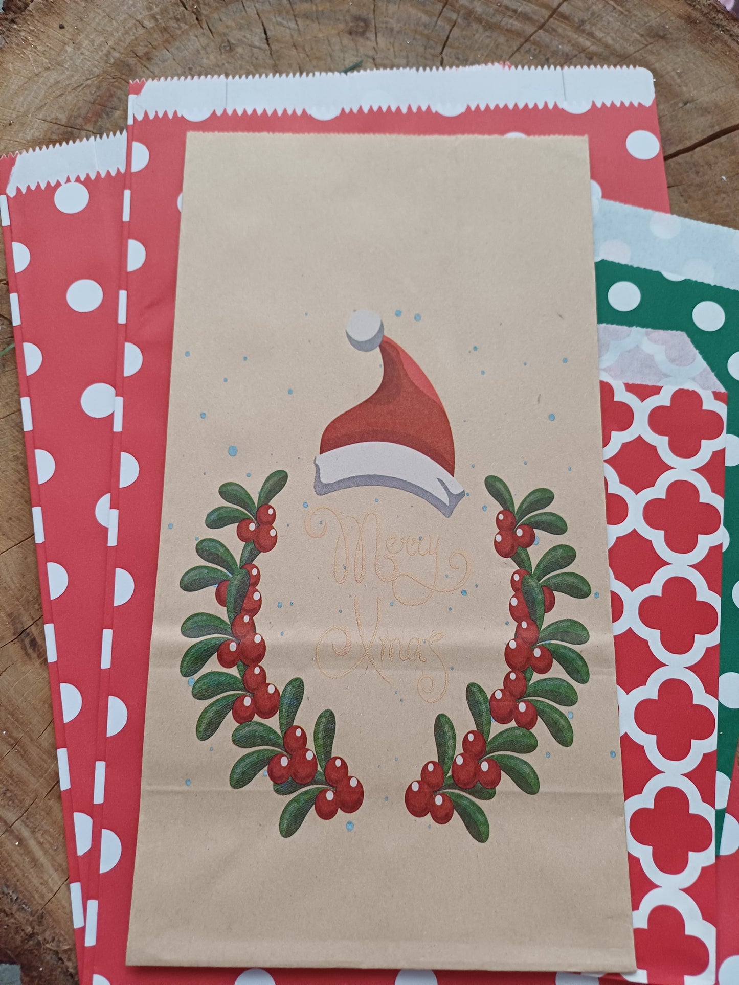 Christmas Wrapping Paper gift bag Set (5) - red and white dot brown wreath