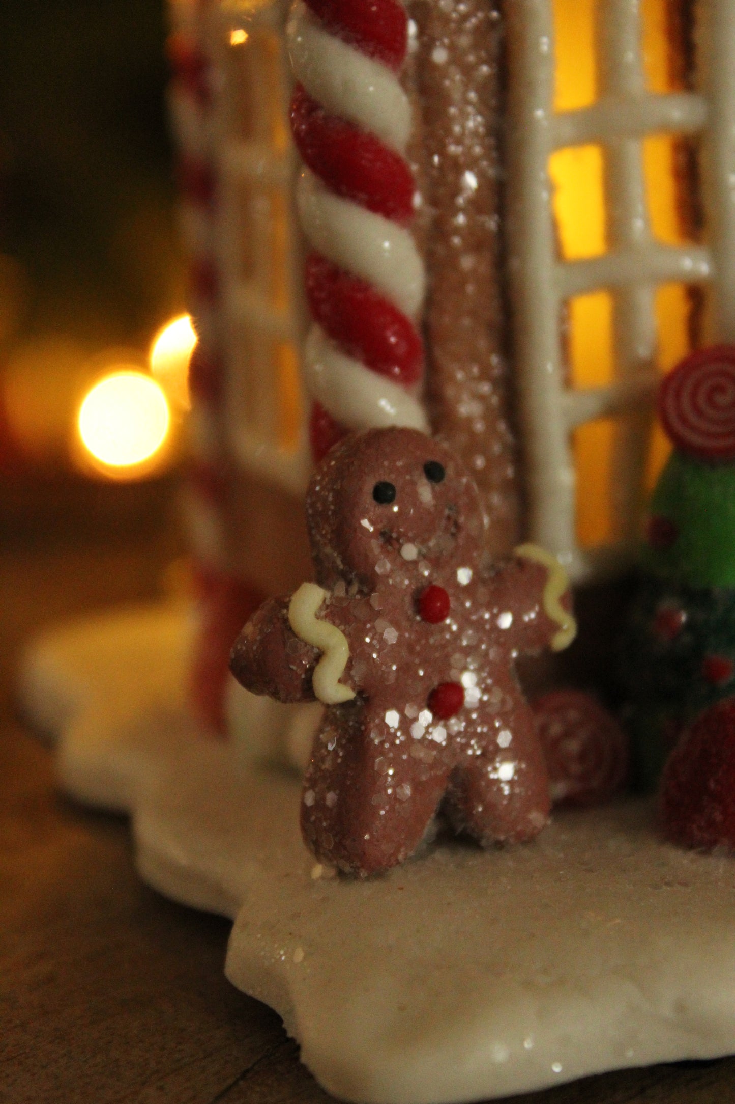 Christmas Gingerbread and Candy house - Gingerbread man and Jelly tots with light