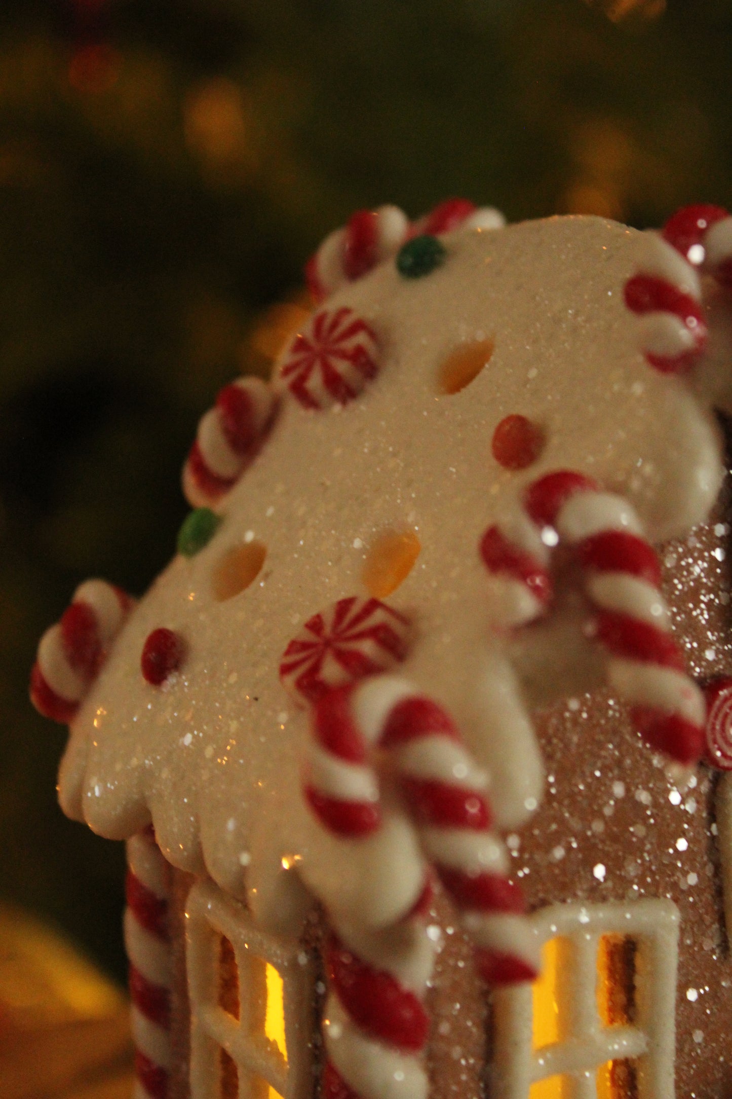 Christmas Gingerbread and Candy house - Gingerbread man and Jelly tots with light