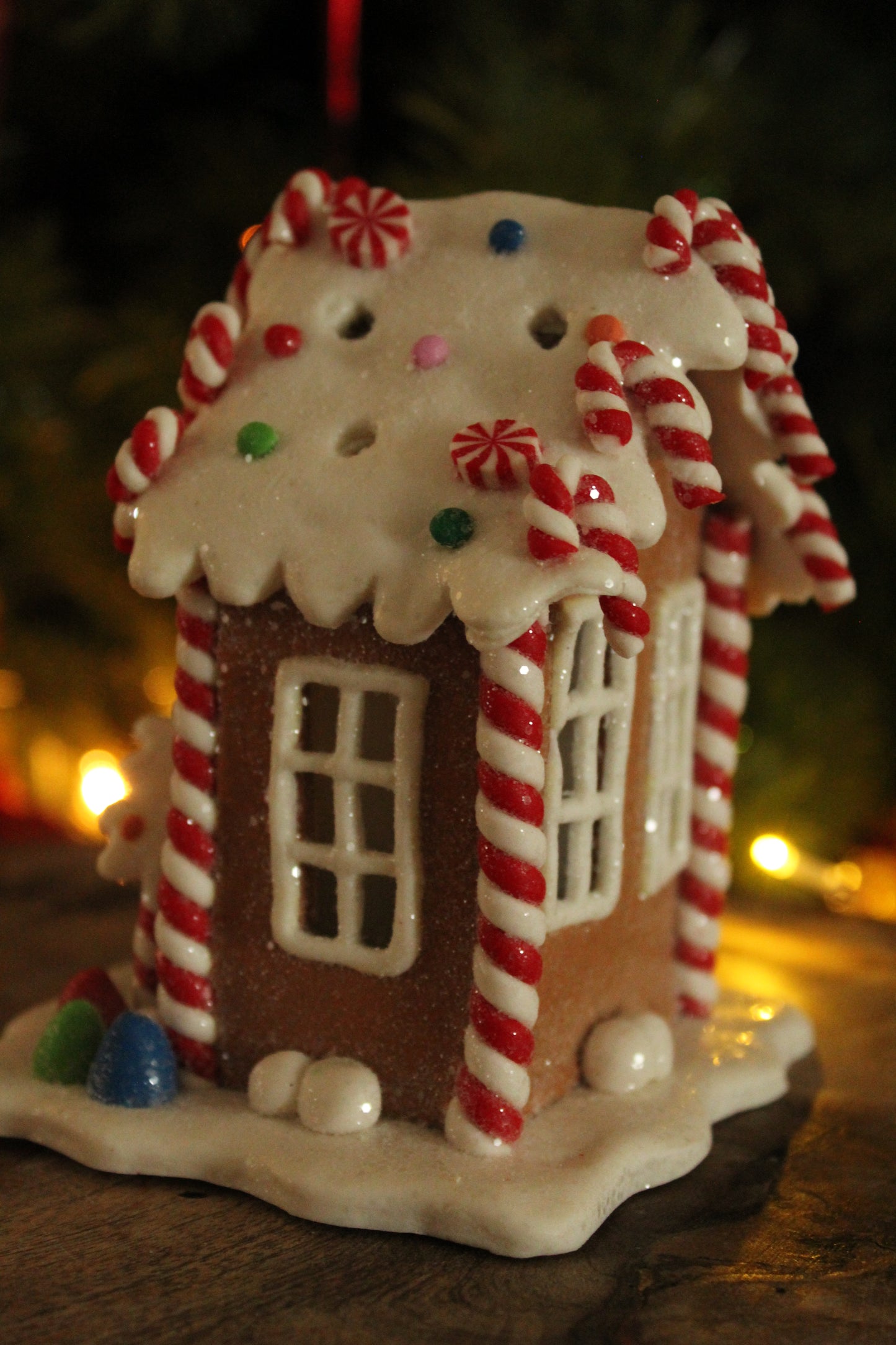 Christmas Gingerbread and Candy house - Gingerbread man and Jelly tots with light