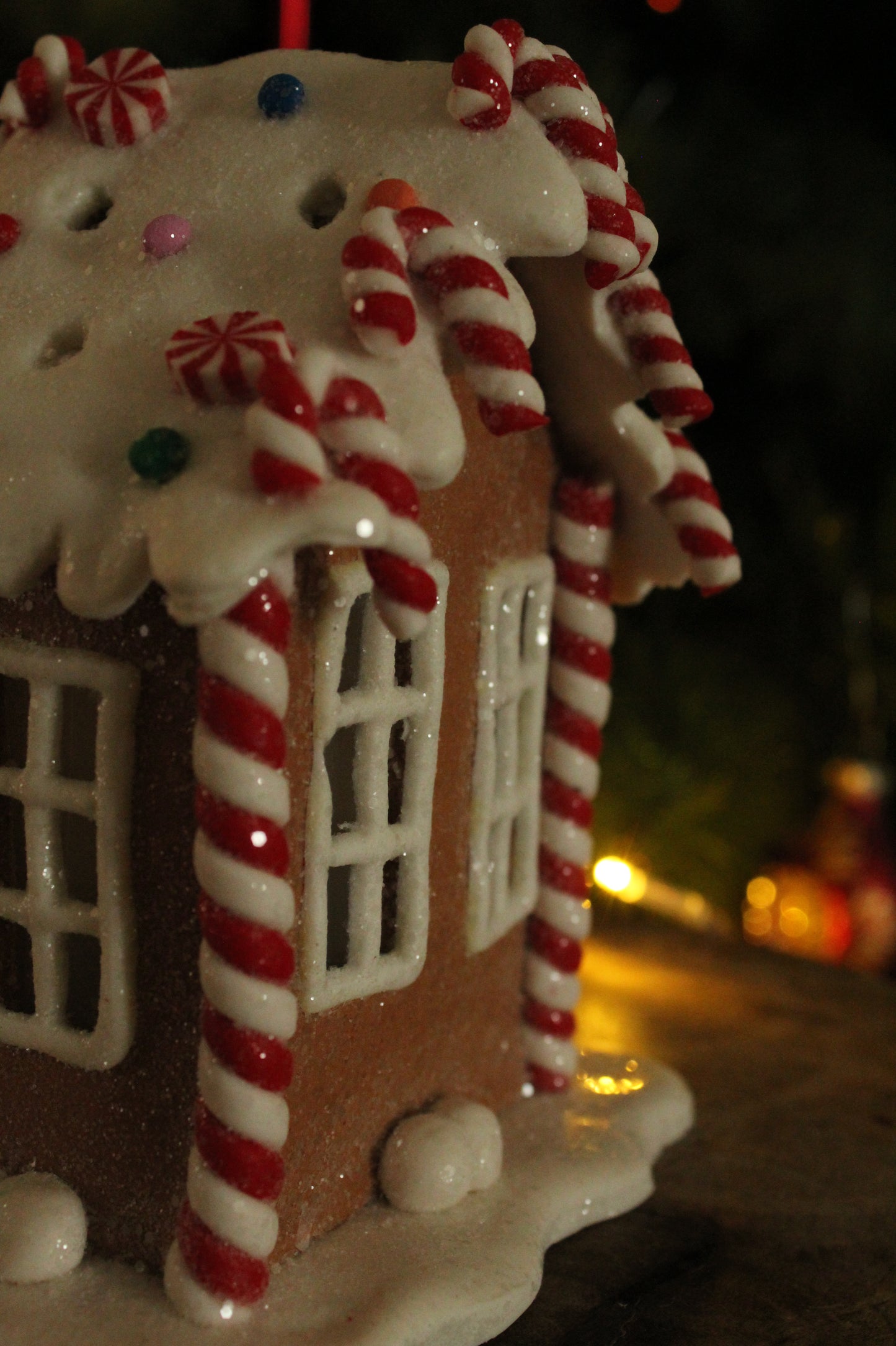 Christmas Gingerbread and Candy house - Gingerbread man and Jelly tots with light