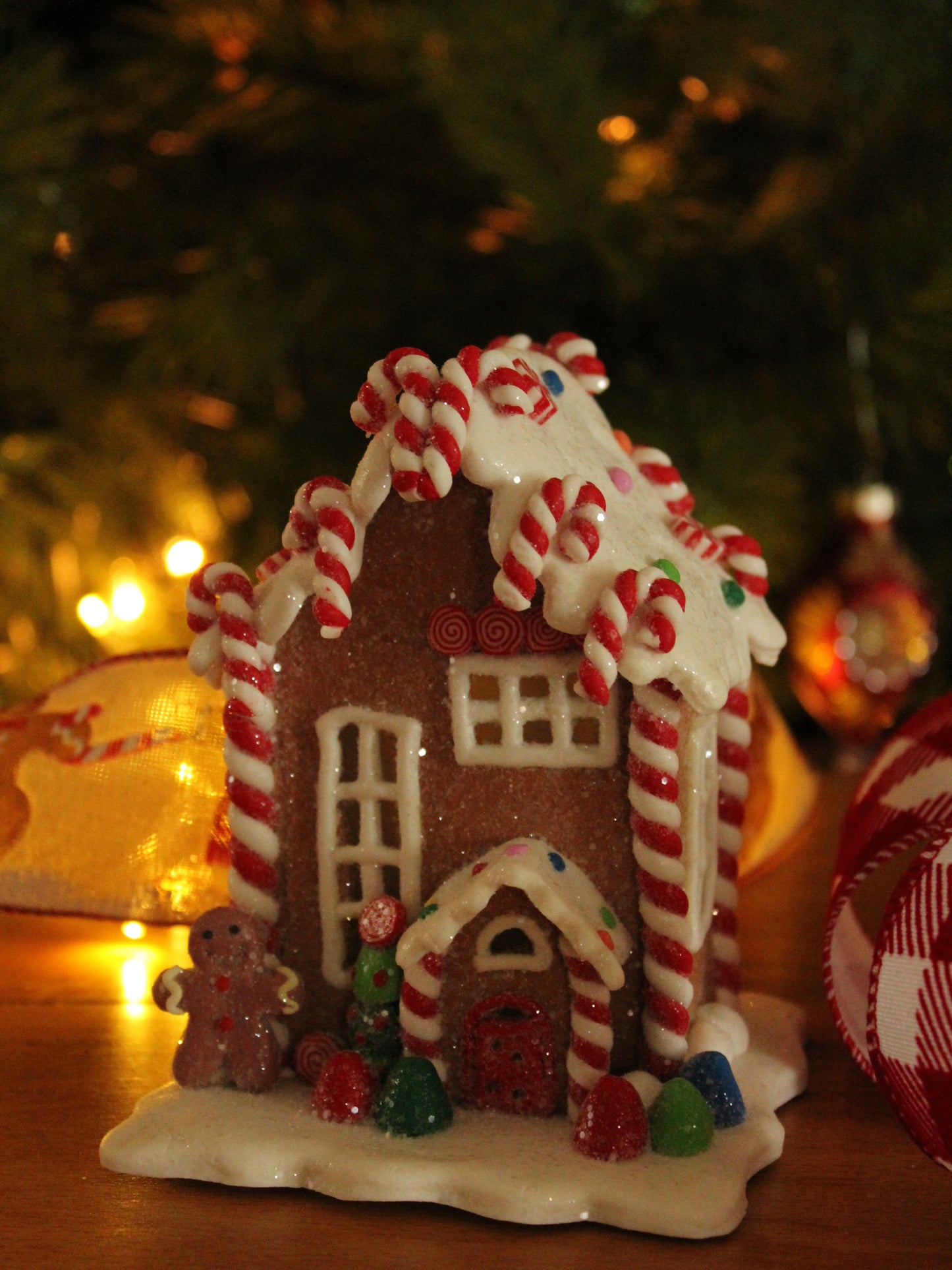 Christmas Gingerbread and Candy house - Gingerbread man and Jelly tots with light