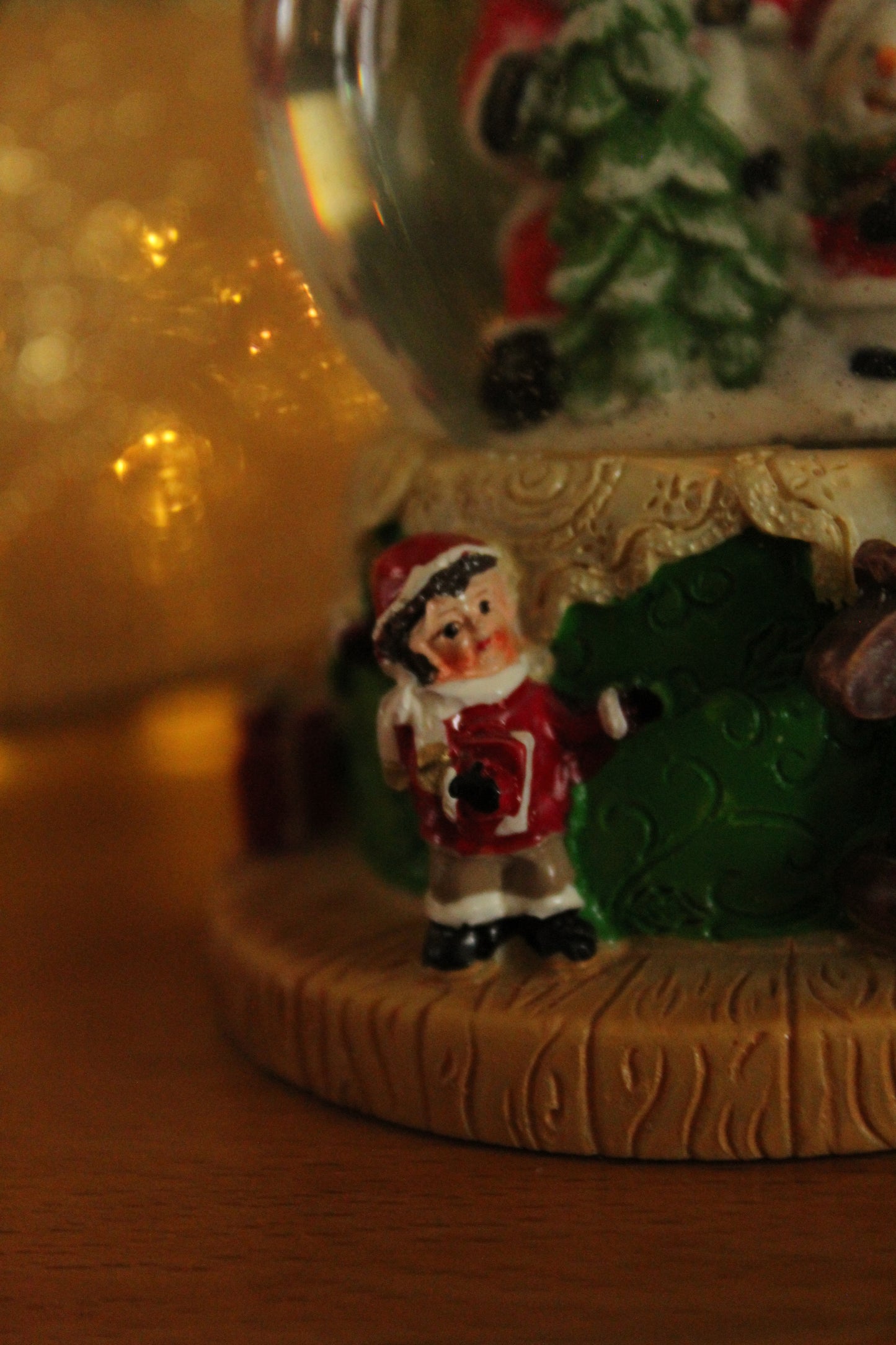 Christmas Snow Globe - Santa with Snowman with light