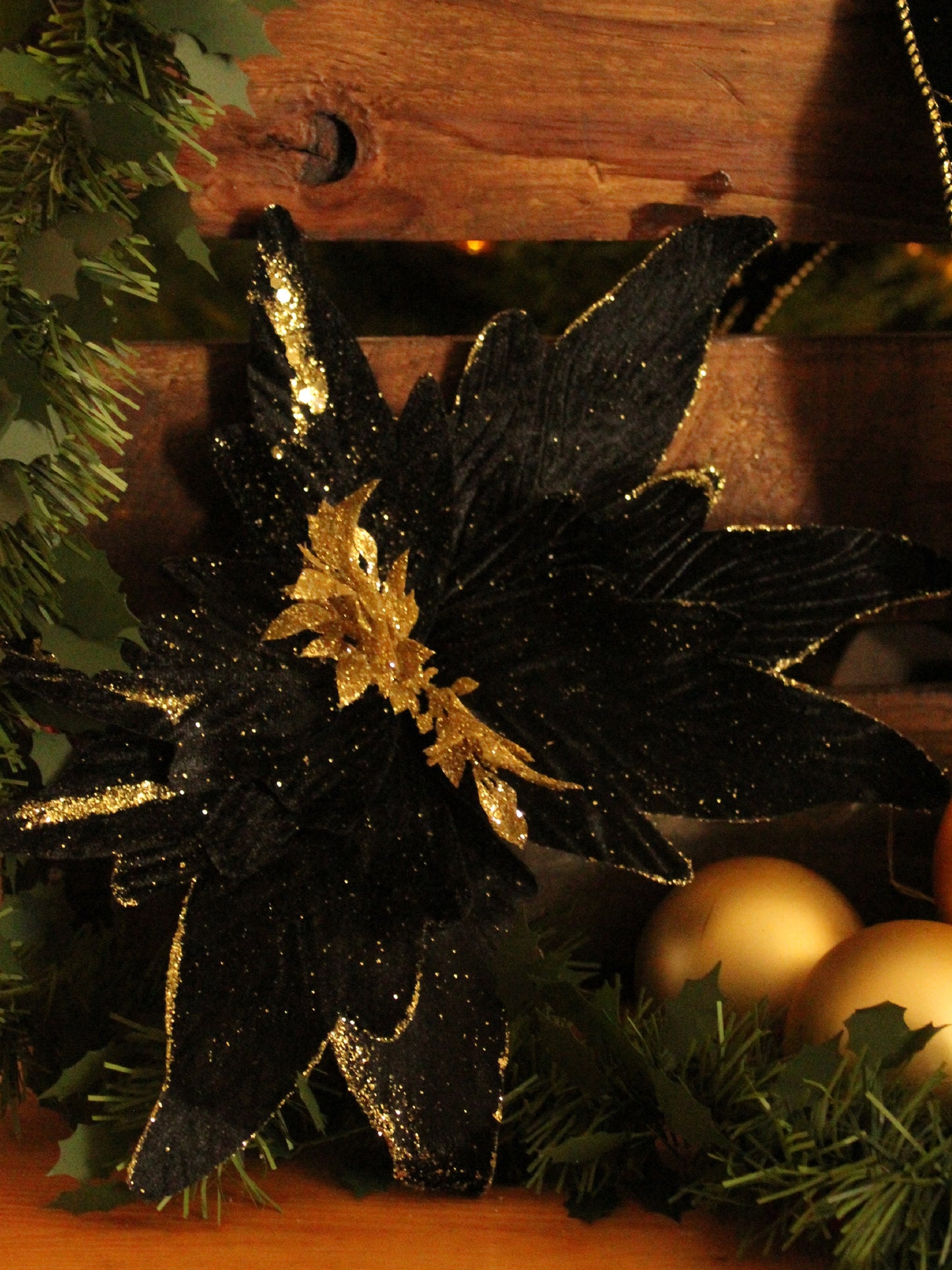 Poinsettia - Gold glitter and Black 26cm