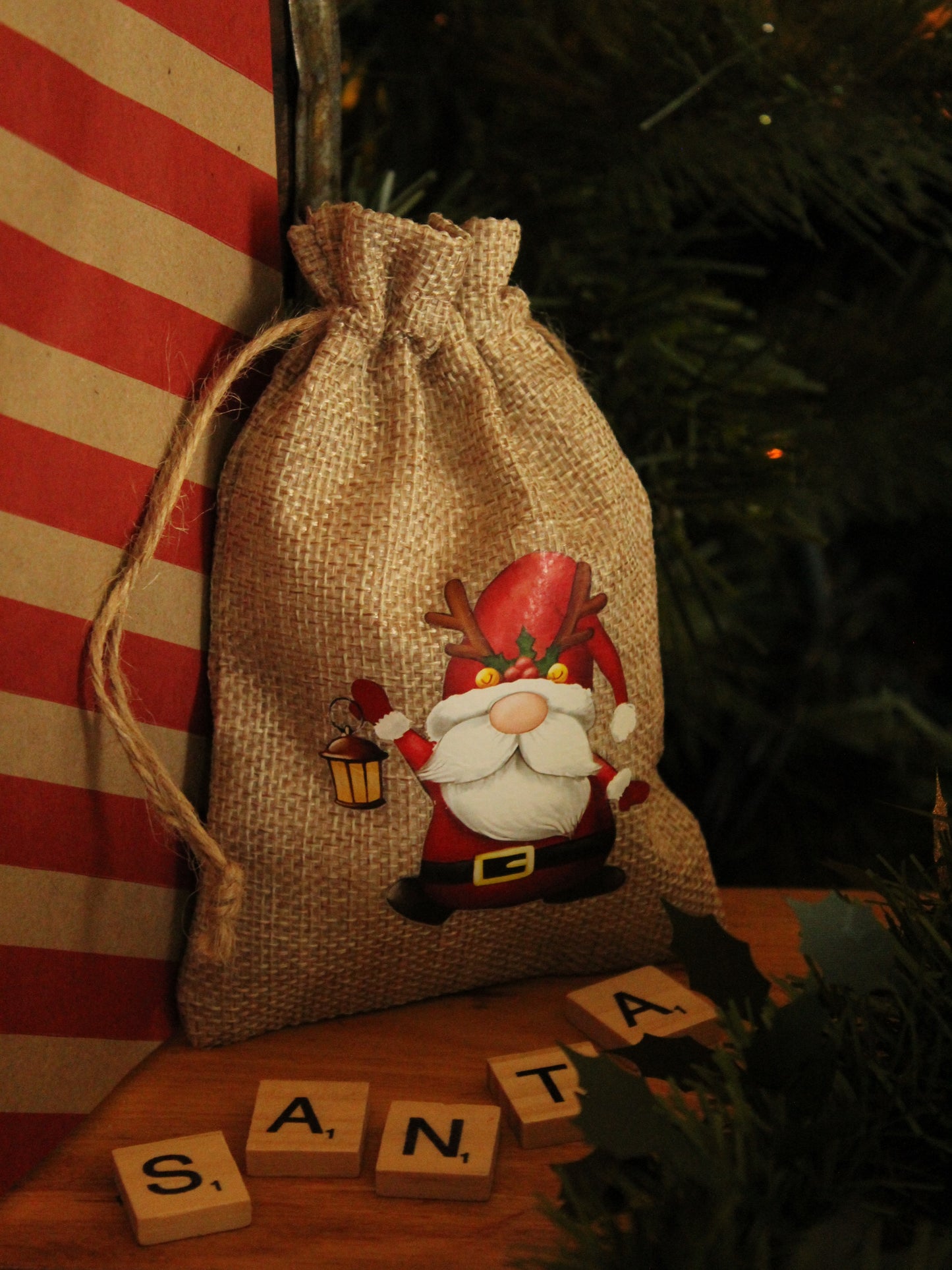 Christmas Wrapping - Hessian gift bag Gnomes (10 x 15) *Diff Styles