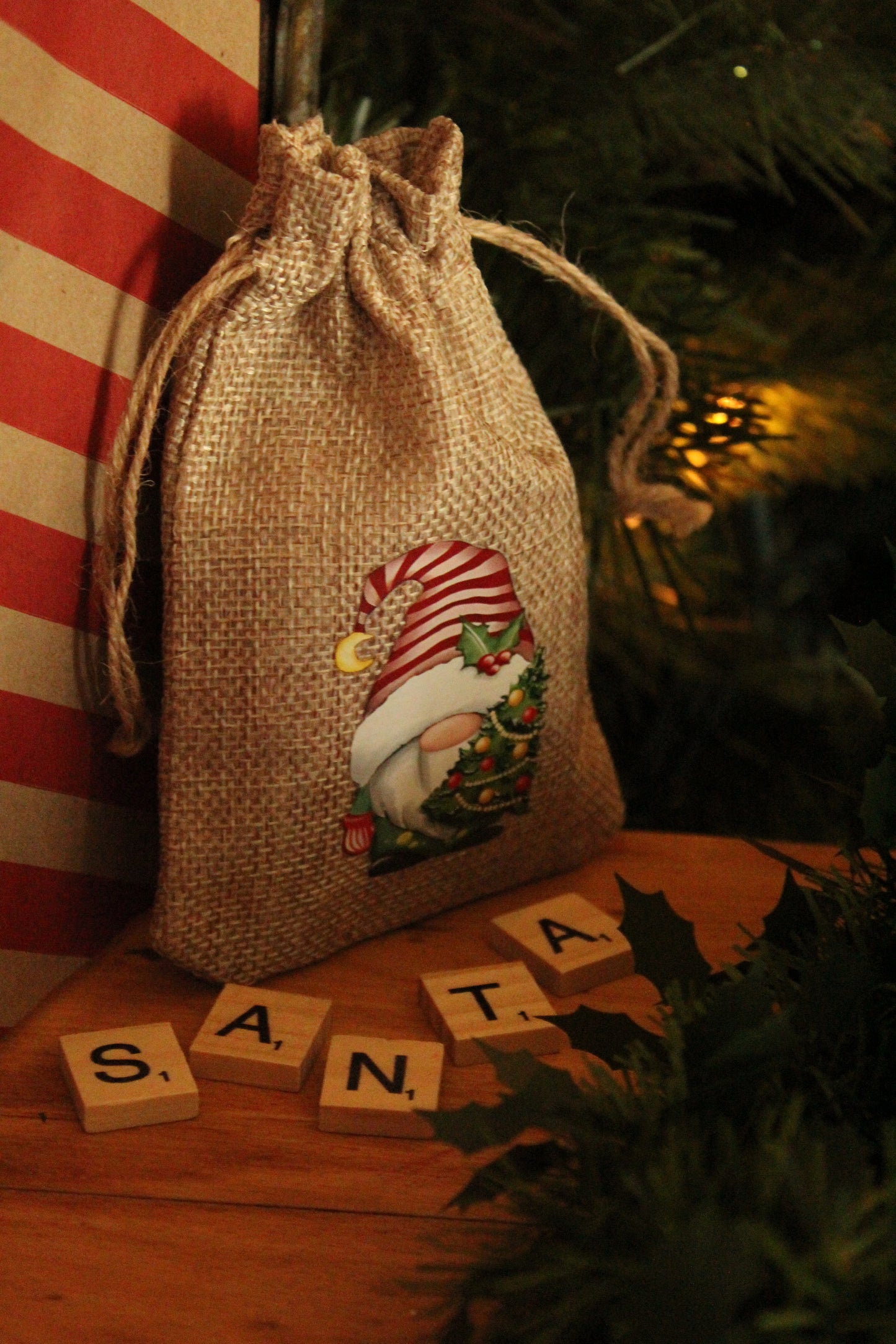 Christmas Wrapping - Hessian gift bag Gnomes (10 x 15) *Diff Styles