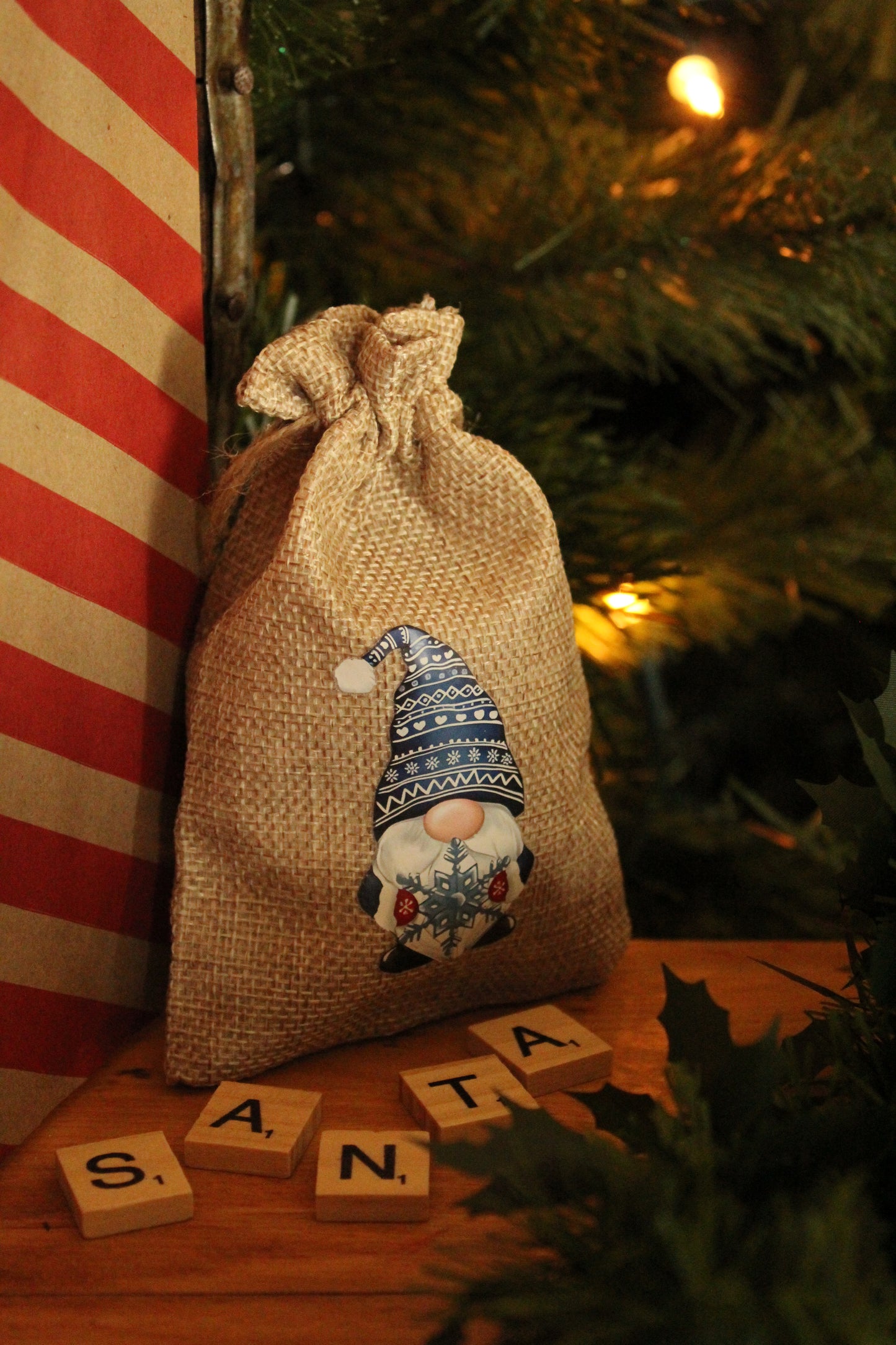 Christmas Wrapping - Hessian gift bag Gnomes (10 x 15) *Diff Styles