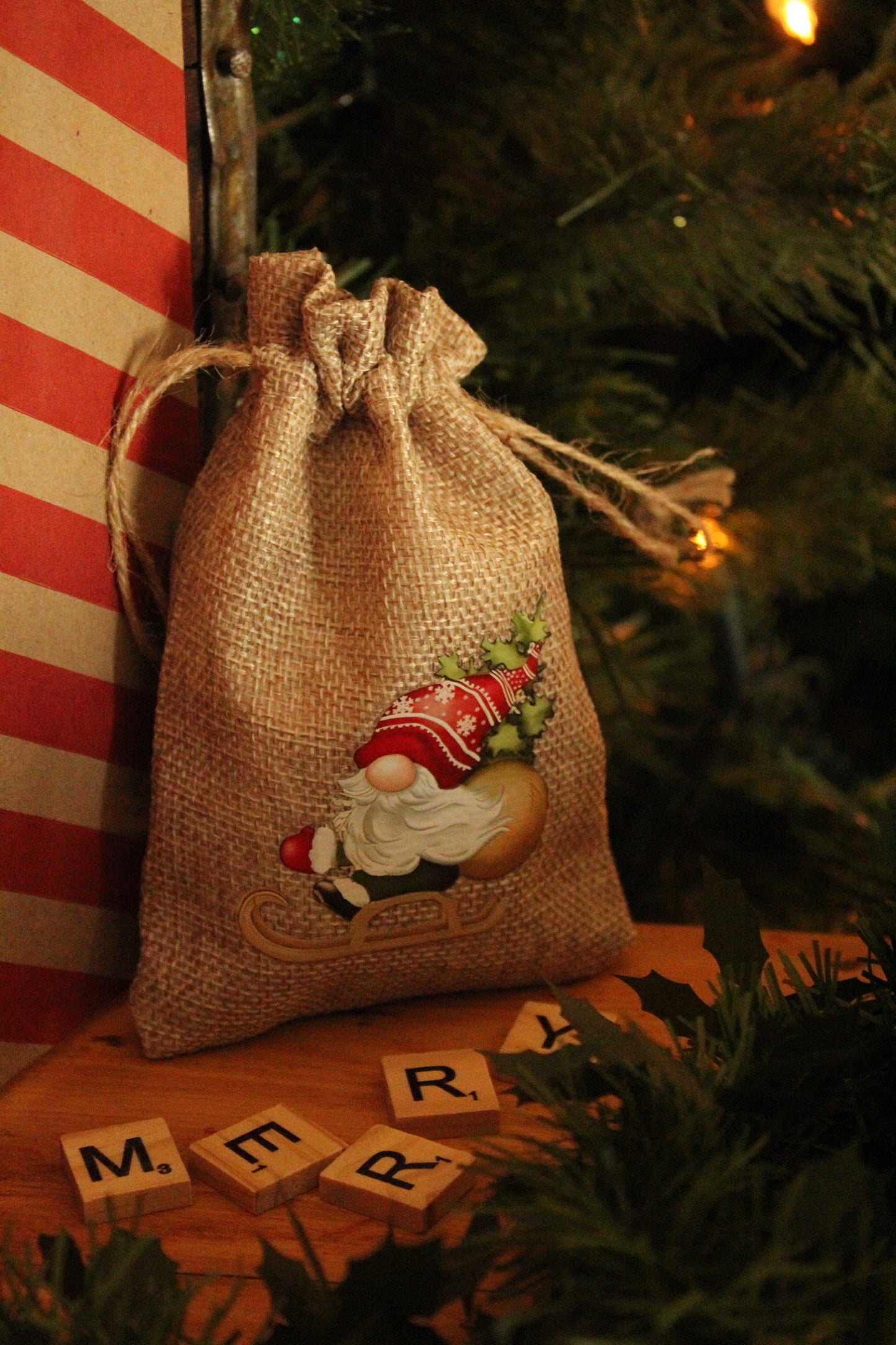 Christmas Wrapping - Hessian gift bag Gnomes (10 x 15) *Diff Styles