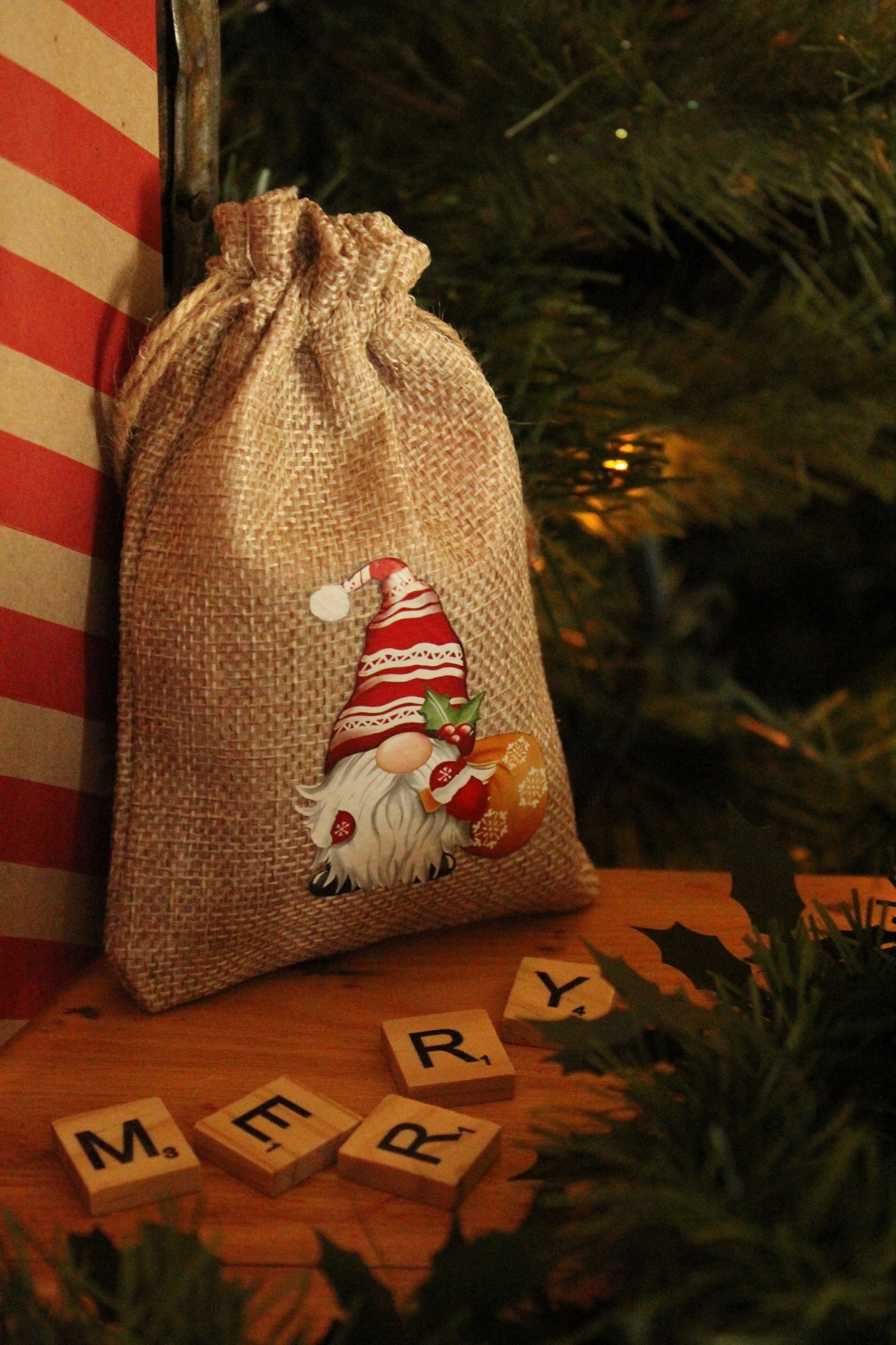 Christmas Wrapping - Hessian gift bag Gnomes (10 x 15) *Diff Styles