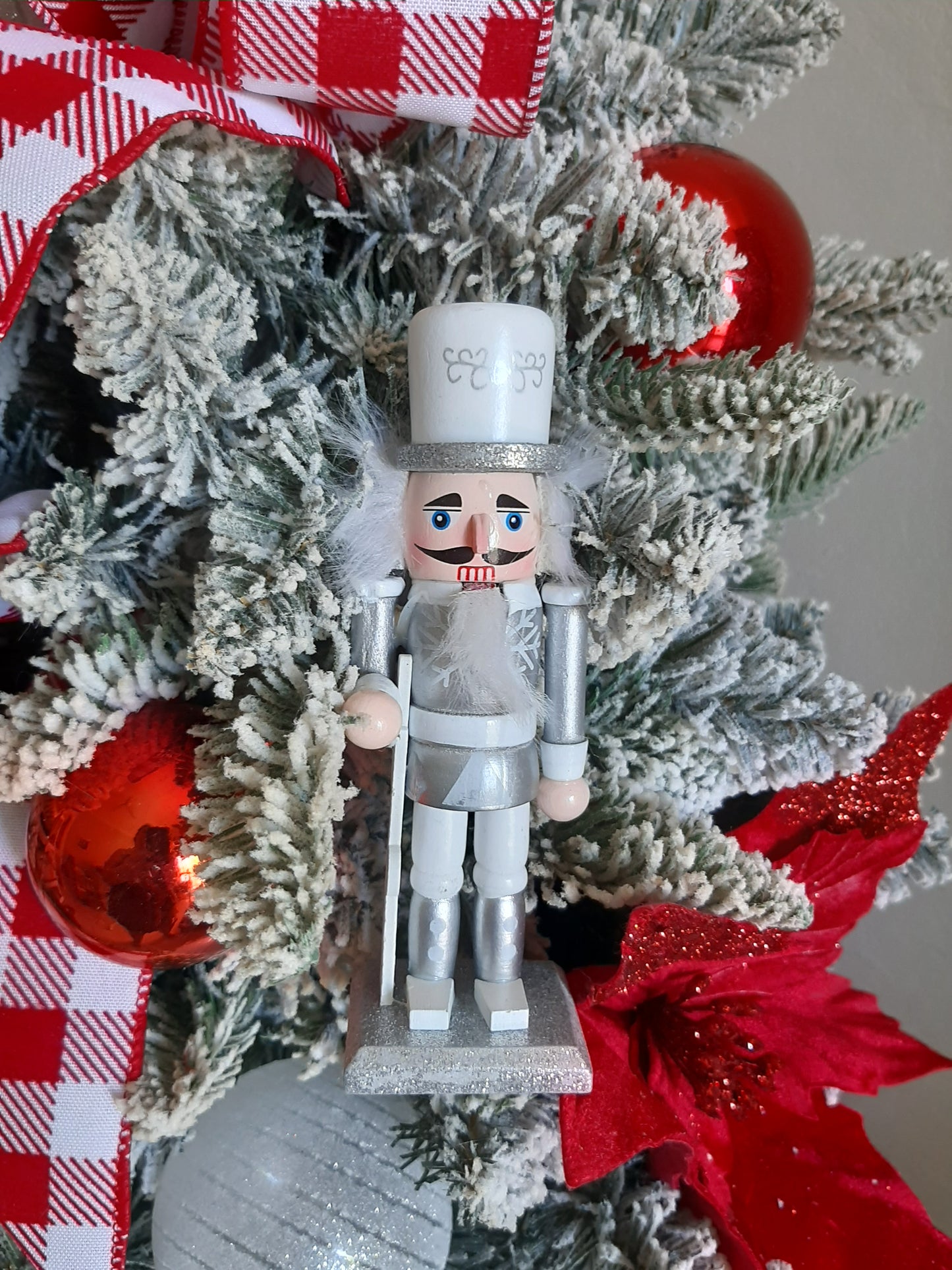 Christmas Nutcracker - Silver and White 15cm